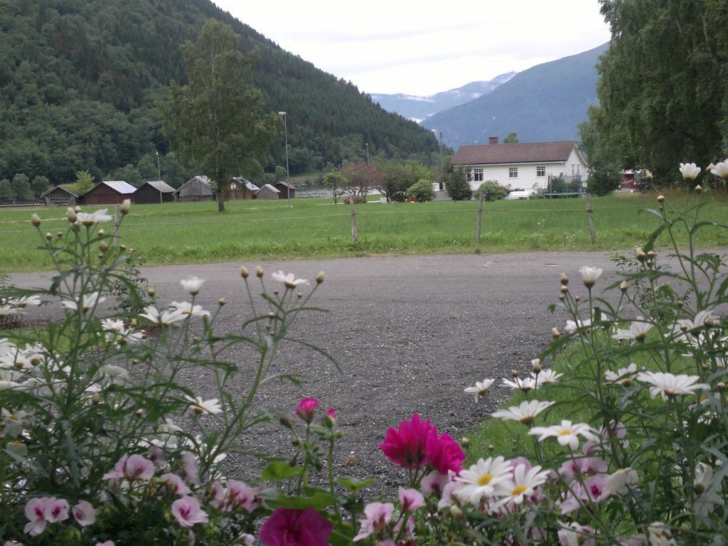 Petrines Gjestgiveri Norddal Esterno foto